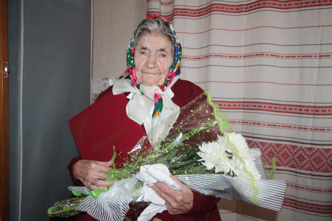 10 июня жительница с.Грушевка Грушевского сельского поселения Терехова Нина Филипповна отметила свой 90-летний юбилей..