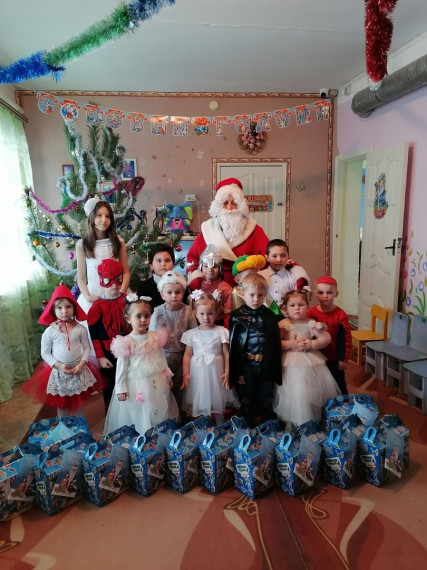 Утренник в детском саду. Утренник в детском саду.